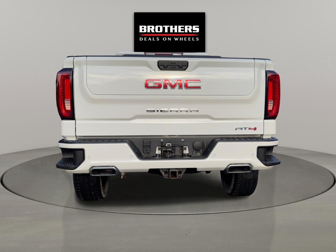 2022 GMC Sierra 1500 4WD Crew Cab 147 AT4 No Accident One Owner Photo