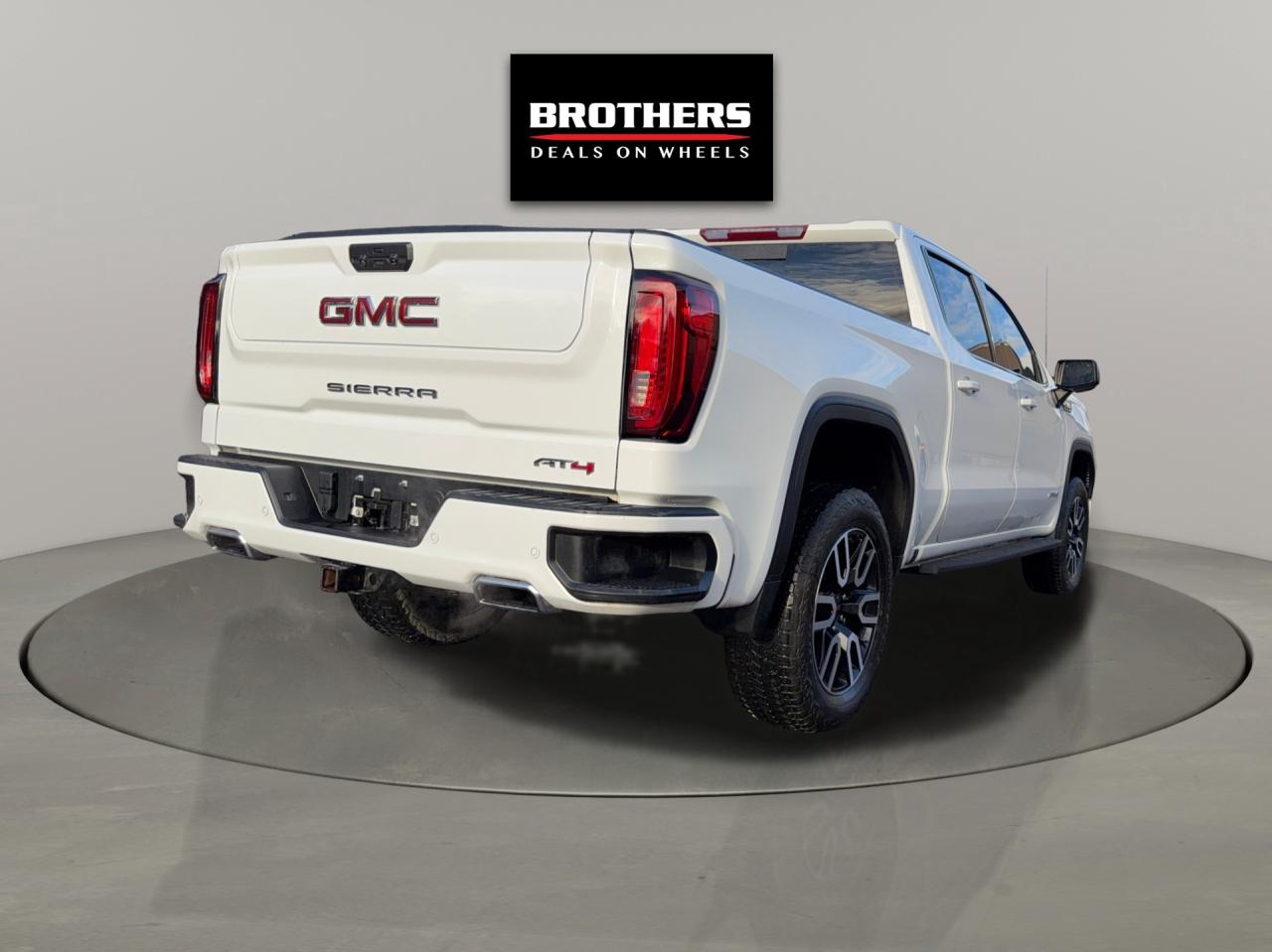 2022 GMC Sierra 1500 4WD Crew Cab 147 AT4 No Accident One Owner Photo