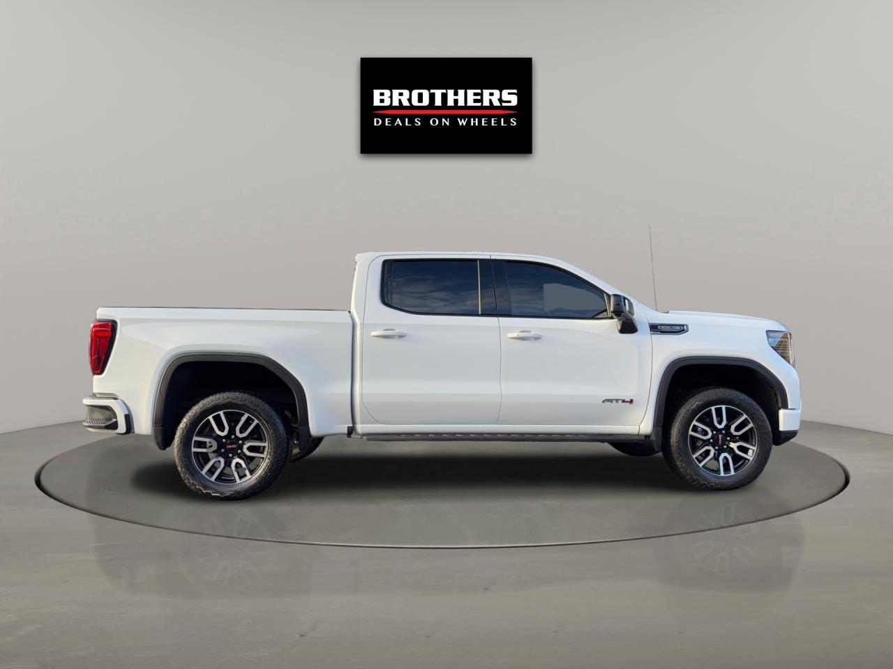 2022 GMC Sierra 1500 4WD Crew Cab 147 AT4 No Accident One Owner Photo