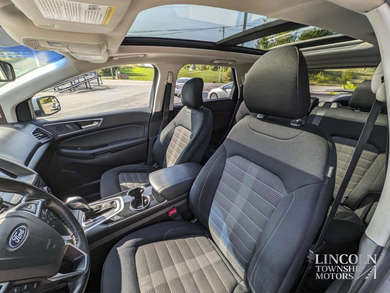 2018 Ford Edge SEL - CLEAN CARFAX, NAV, RMT START, SUNROOF, AWD Photo