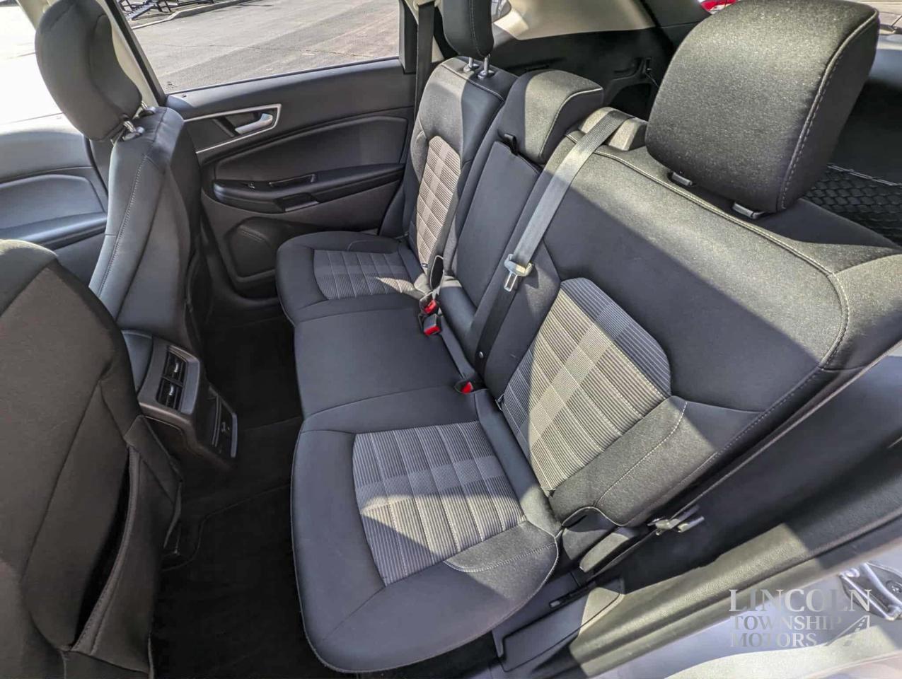 2018 Ford Edge SEL - CLEAN CARFAX, NAV, RMT START, SUNROOF, AWD Photo