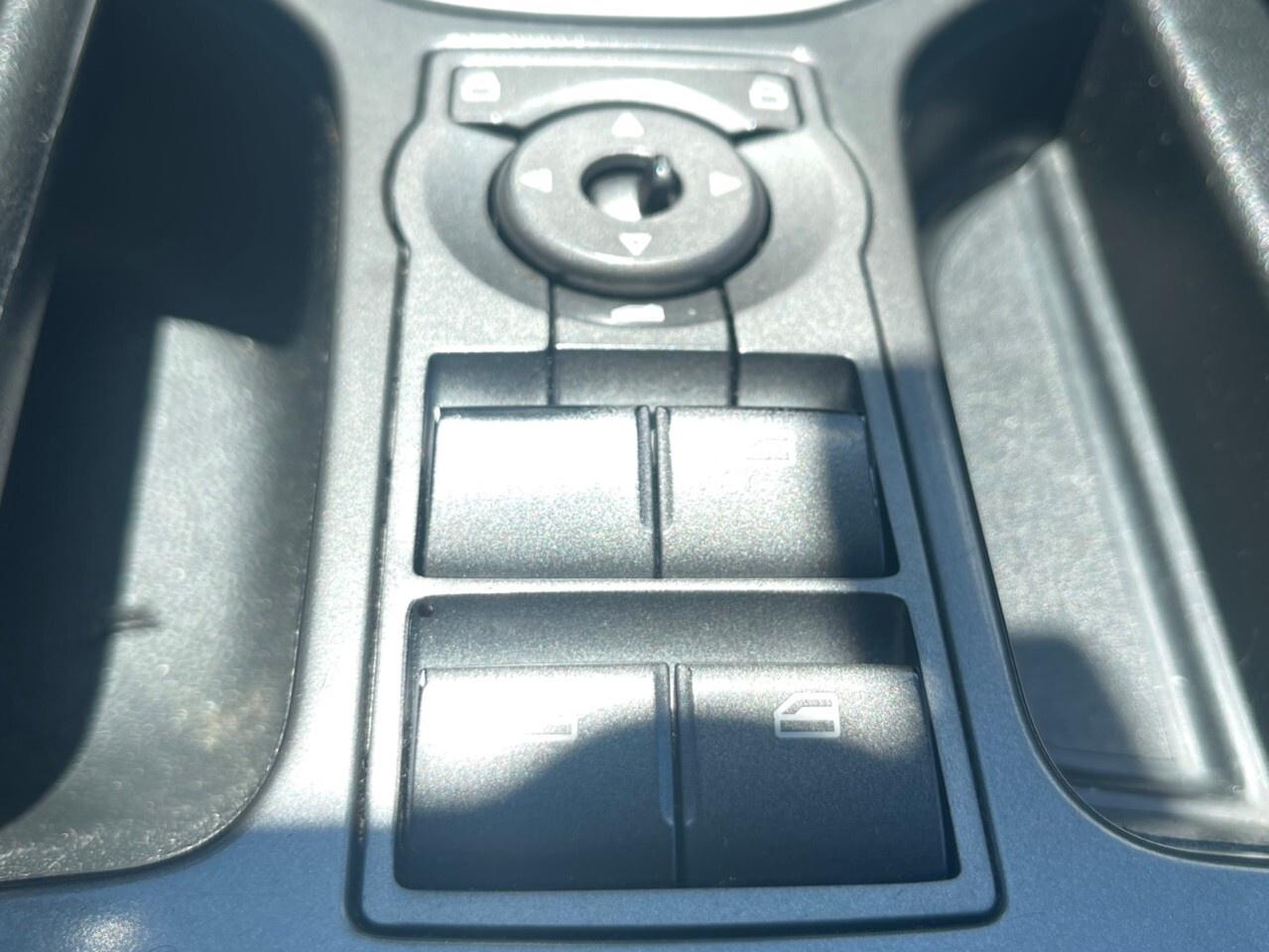 2009 Pontiac G8 4dr Sdn GT Supercharged/Sunroof/Auto/6.0L V8 Photo