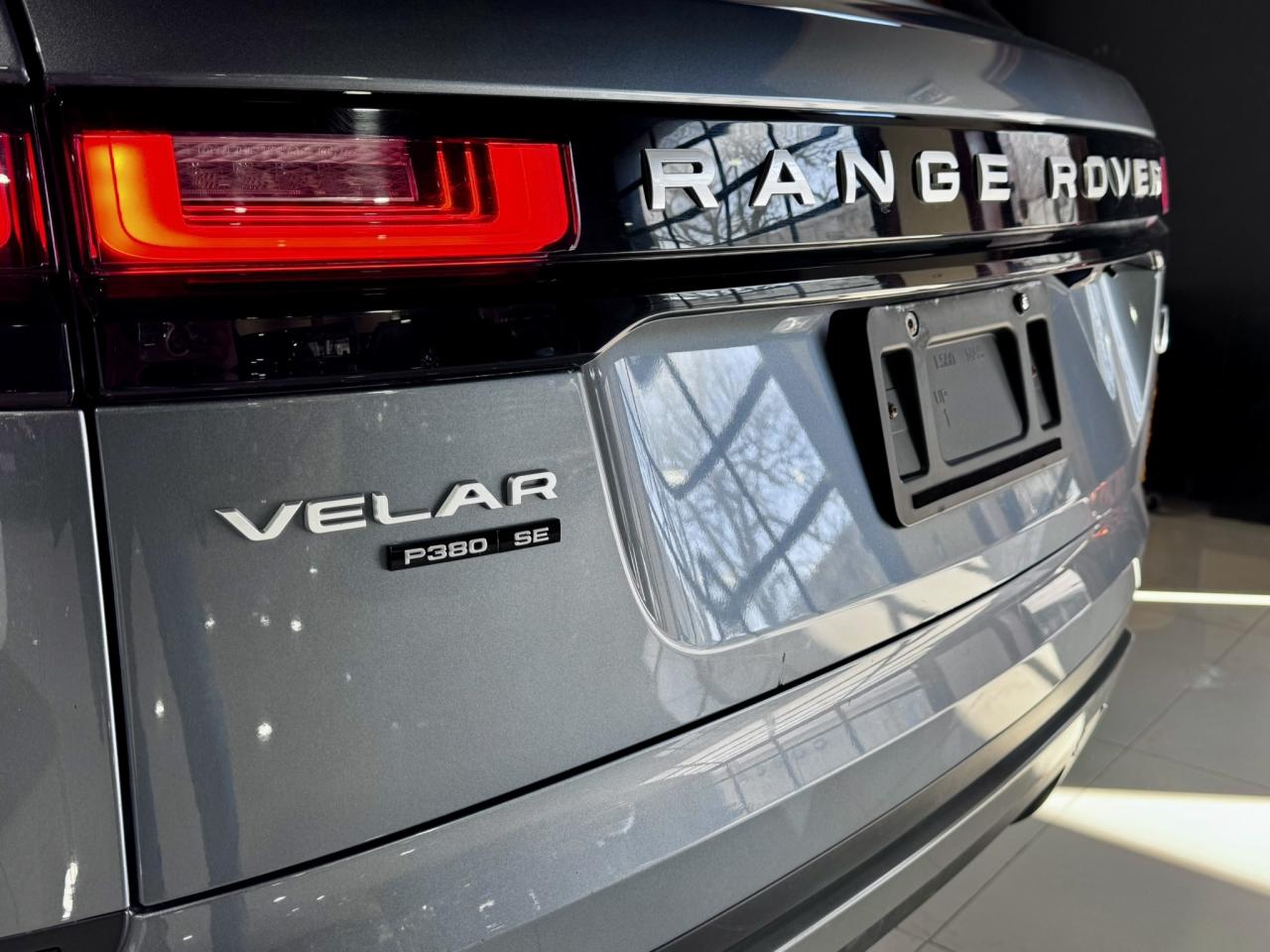 2018 Land Rover Range Rover Velar P380 R-Dynamic SE Photo