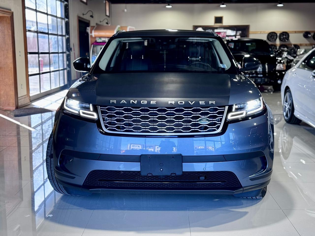 2018 Land Rover Range Rover Velar P380 R-Dynamic SE Photo