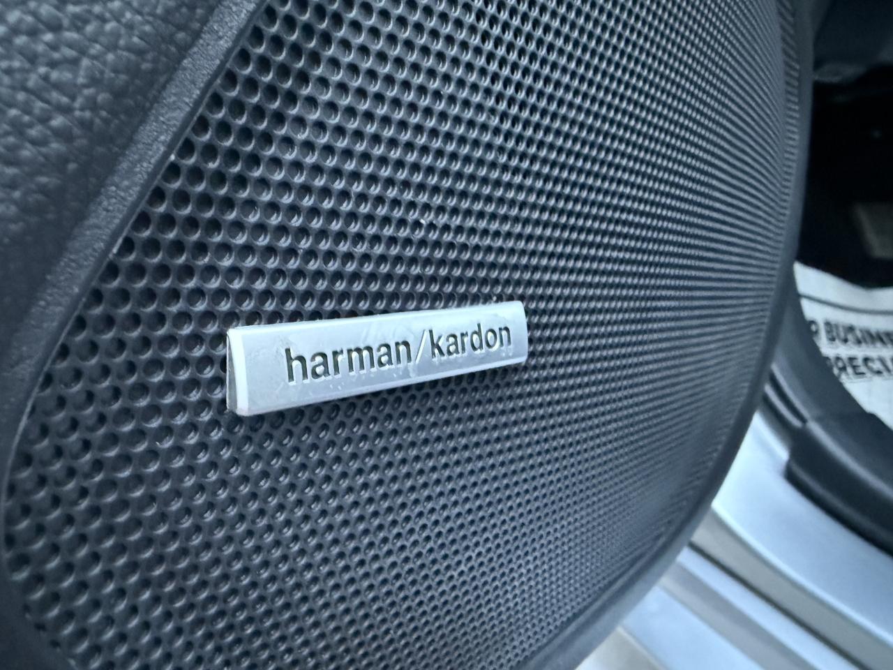 2018 Subaru Legacy 3.6R Limited w/EyeSight Pkg  ACCIDENT FREE MINT Photo