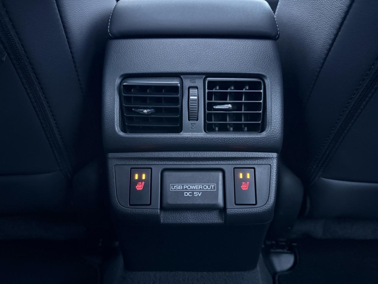 2018 Subaru Legacy 3.6R Limited w/EyeSight Pkg  ACCIDENT FREE MINT Photo