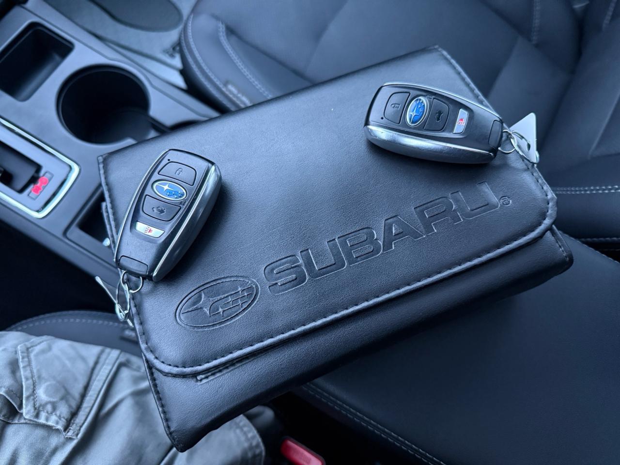 2018 Subaru Legacy 3.6R Limited w/EyeSight Pkg  ACCIDENT FREE MINT Photo