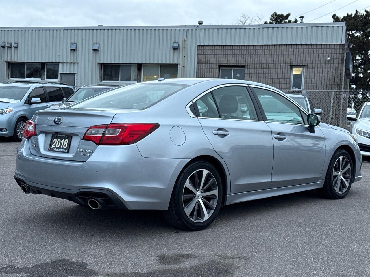 2018 Subaru Legacy 3.6R Limited w/EyeSight Pkg  ACCIDENT FREE MINT Photo