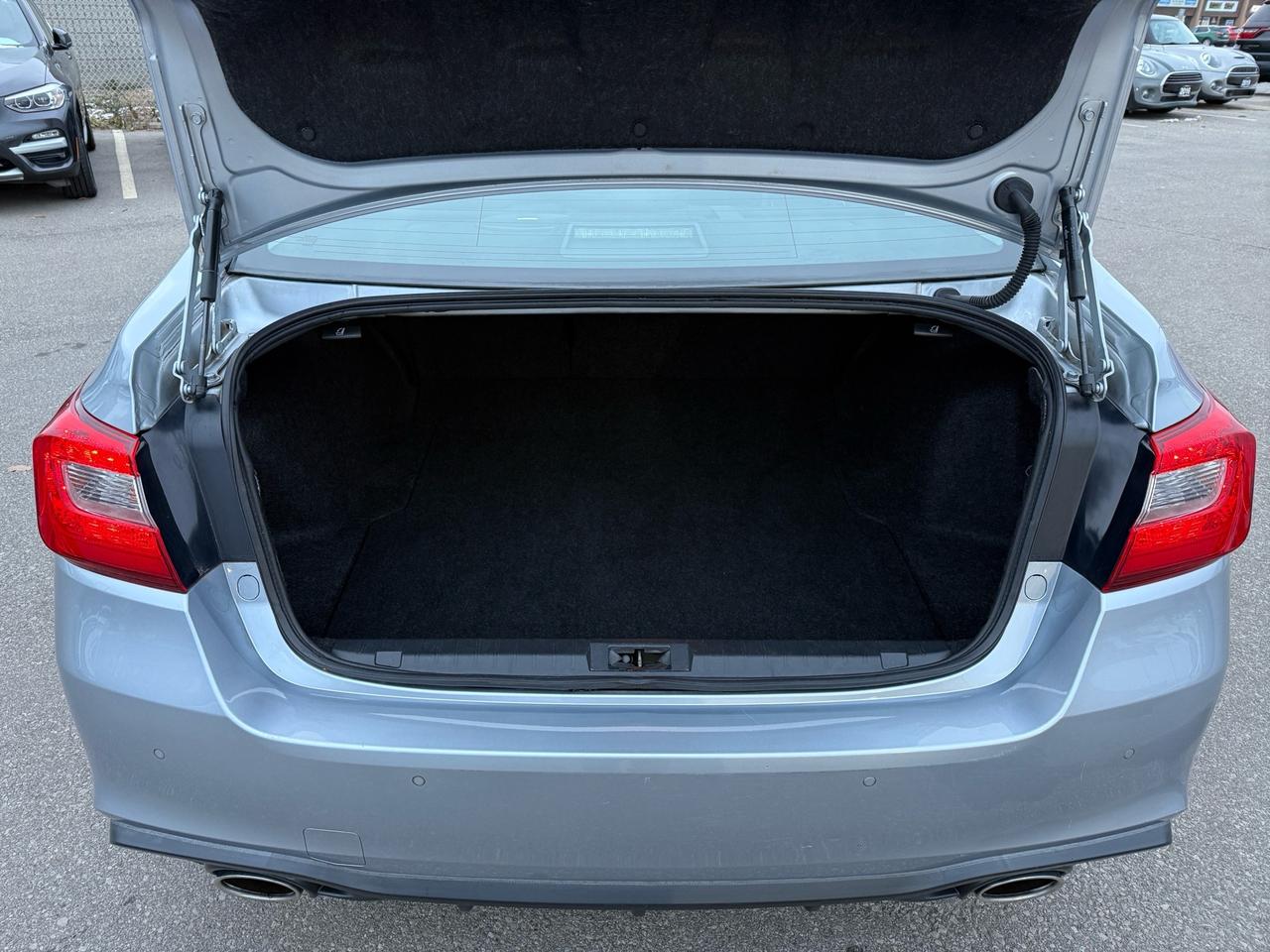 2018 Subaru Legacy 3.6R Limited w/EyeSight Pkg  ACCIDENT FREE MINT Photo