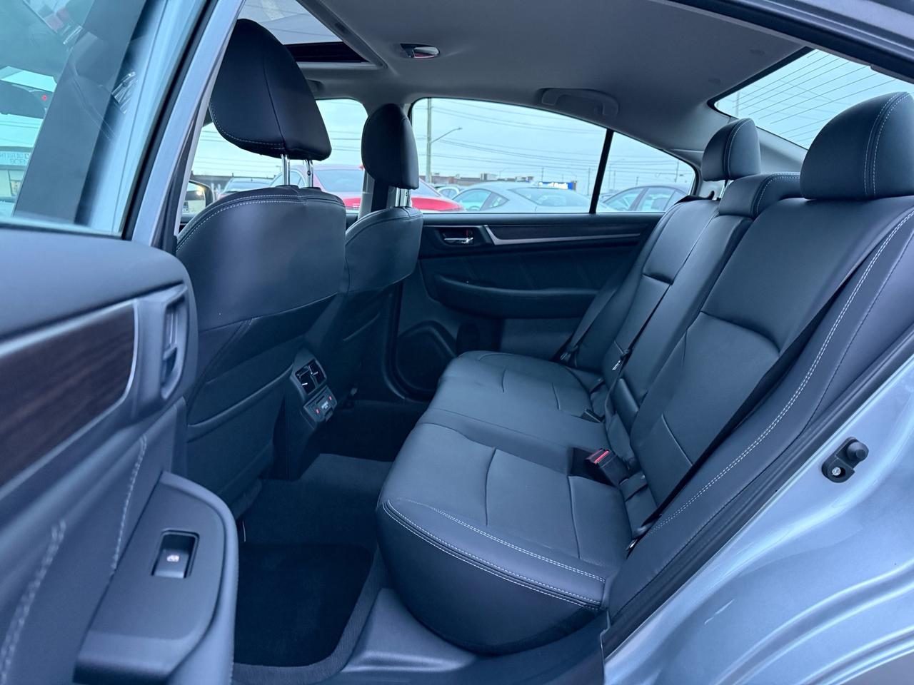 2018 Subaru Legacy 3.6R Limited w/EyeSight Pkg  ACCIDENT FREE MINT Photo