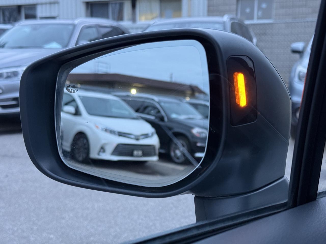 2018 Subaru Legacy 3.6R Limited w/EyeSight Pkg  ACCIDENT FREE MINT Photo