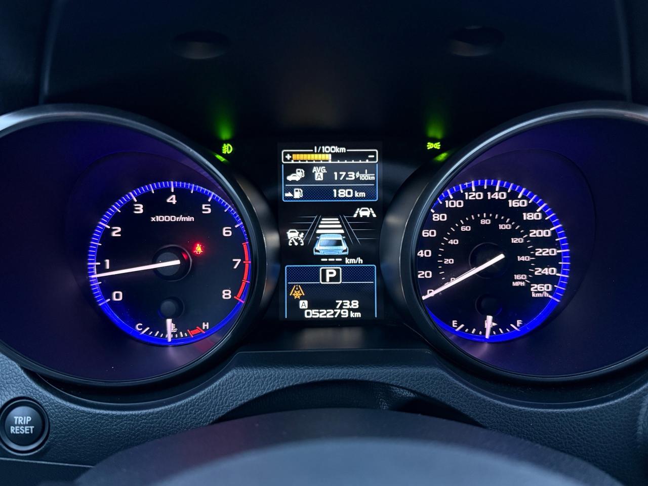 2018 Subaru Legacy 3.6R Limited w/EyeSight Pkg  ACCIDENT FREE MINT Photo