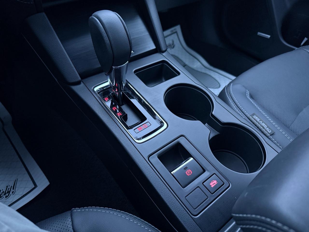 2018 Subaru Legacy 3.6R Limited w/EyeSight Pkg  ACCIDENT FREE MINT Photo