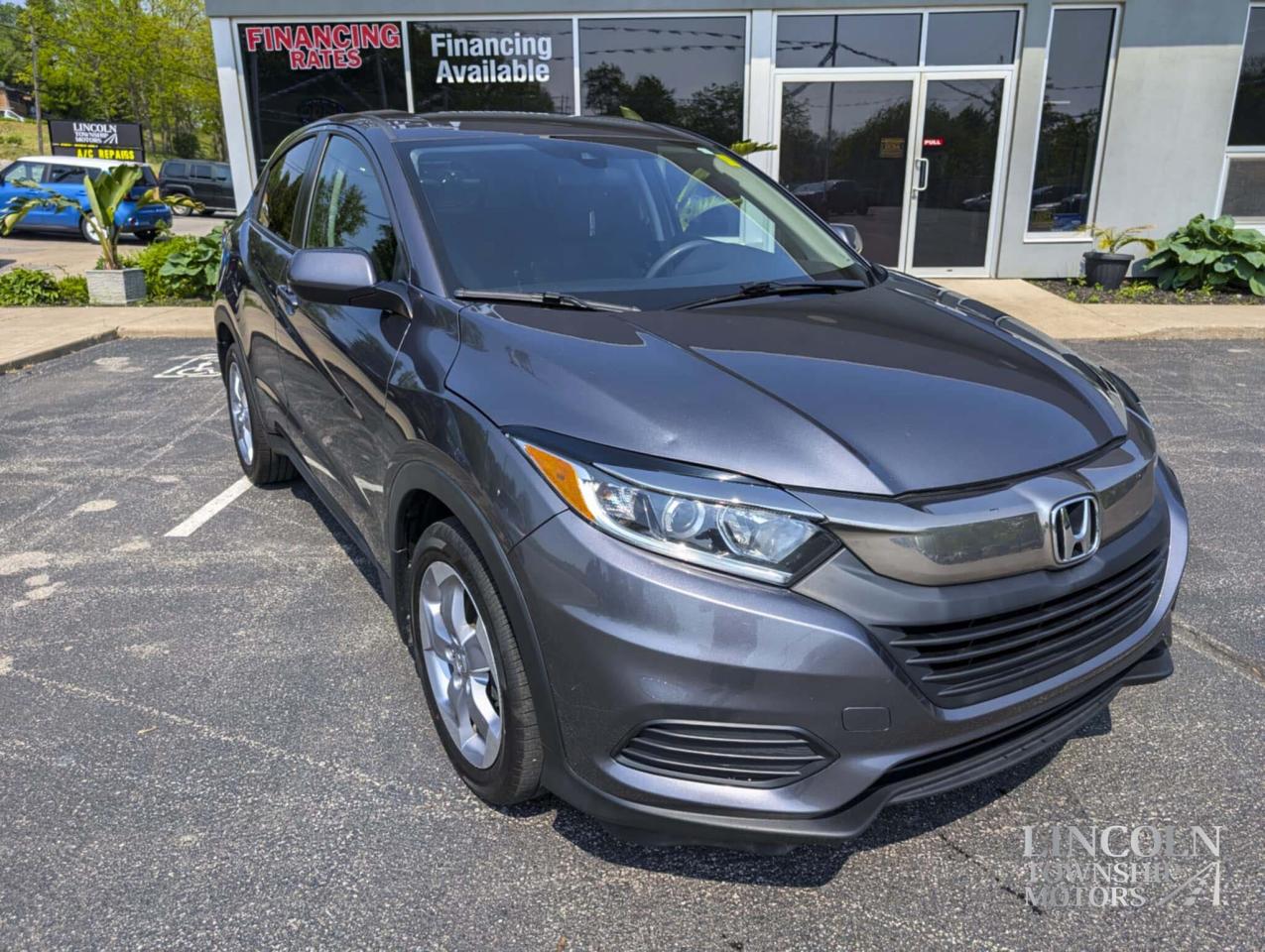 2020 Honda HR-V LX- CLEAN CARFAX, BACKUP CAM, HEATED SEATS & MORE! Photo