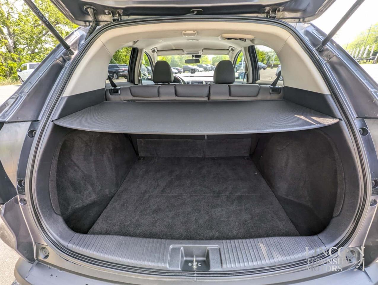 2020 Honda HR-V LX- CLEAN CARFAX, BACKUP CAM, HEATED SEATS & MORE! Photo