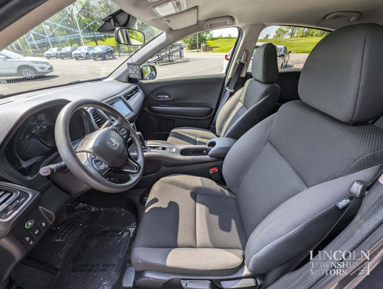 2020 Honda HR-V LX- CLEAN CARFAX, BACKUP CAM, HEATED SEATS & MORE! Photo