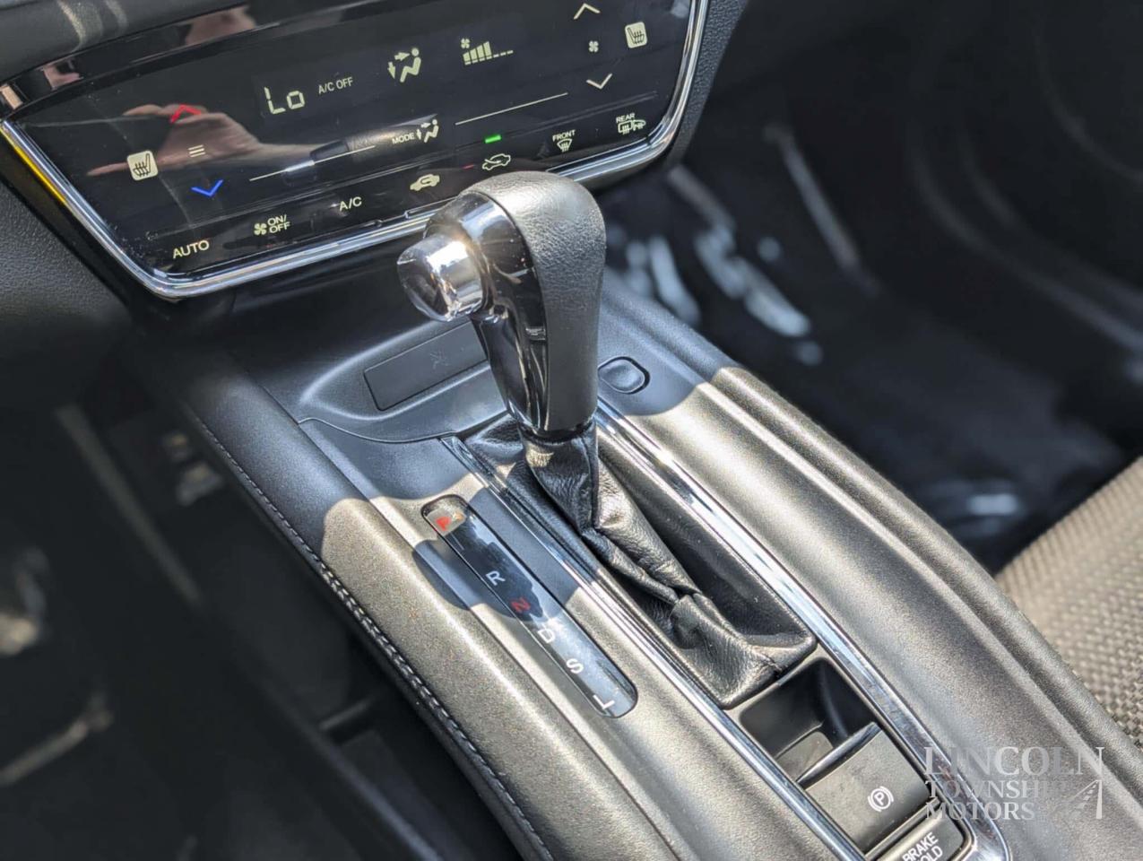 2020 Honda HR-V LX- CLEAN CARFAX, BACKUP CAM, HEATED SEATS & MORE! Photo