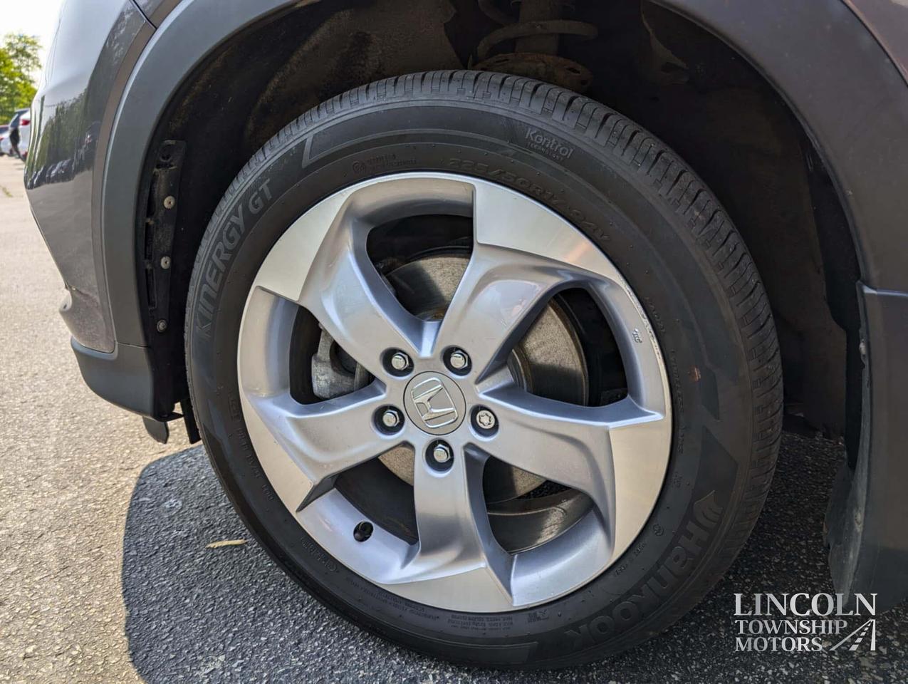 2020 Honda HR-V LX- CLEAN CARFAX, BACKUP CAM, HEATED SEATS & MORE! Photo