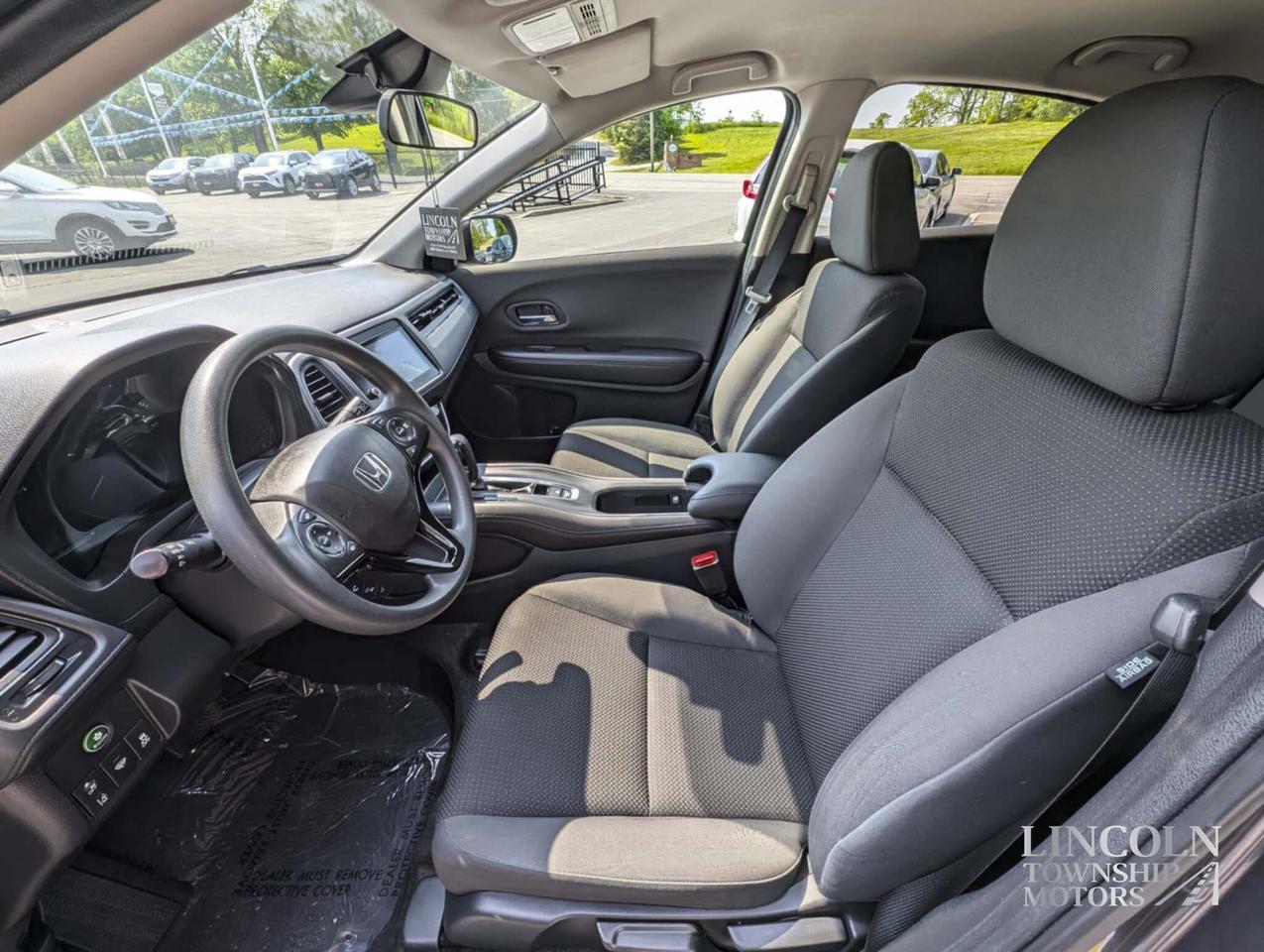 2020 Honda HR-V LX- CLEAN CARFAX, BACKUP CAM, HEATED SEATS & MORE! Photo