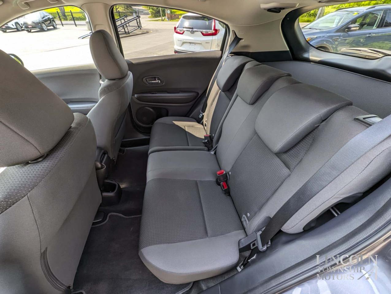 2020 Honda HR-V LX- CLEAN CARFAX, BACKUP CAM, HEATED SEATS & MORE! Photo