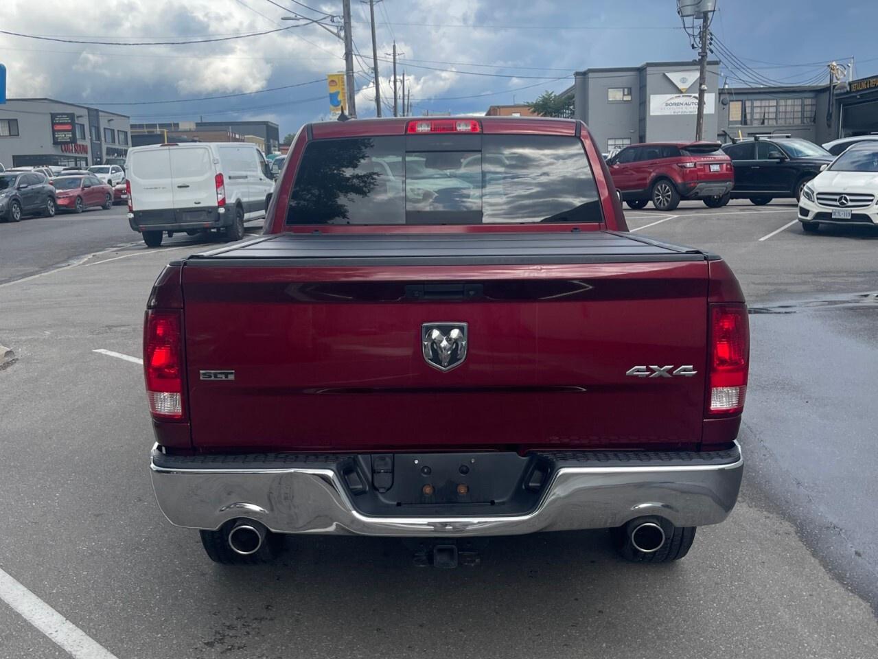 2018 RAM 1500 SLT 4x4 Crew Cab 5'7 Box Diesel/SLT/Navigation/Bac Photo