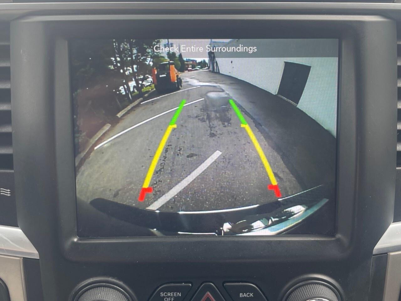 2018 RAM 1500 SLT 4x4 Crew Cab 5'7 Box Diesel/SLT/Navigation/Bac Photo