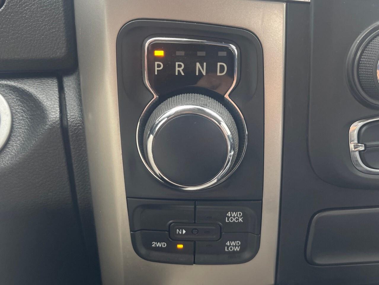 2018 RAM 1500 SLT 4x4 Crew Cab 5'7 Box Diesel/SLT/Navigation/Bac Photo