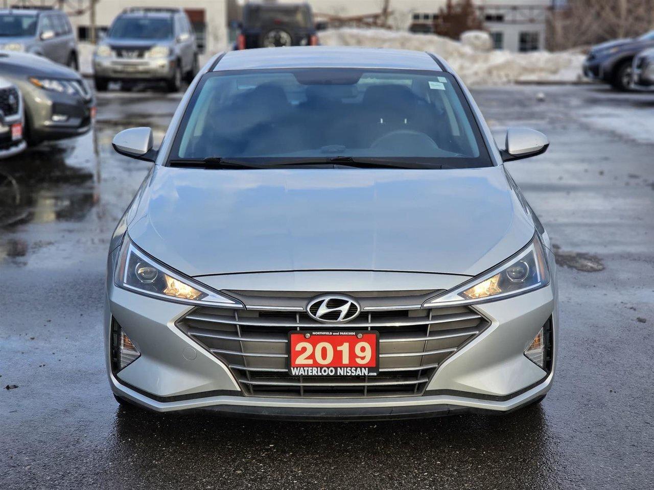 2019 Hyundai Elantra Essential Photo