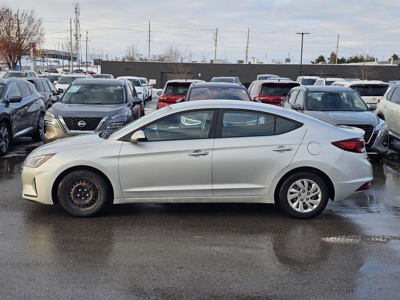 2019 Hyundai Elantra Essential Photo