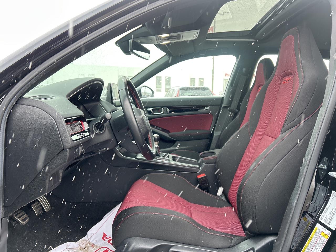 2025 Honda Civic Si Sedan Si - Navigation  Sunroof  CarPlay Like New! Photo