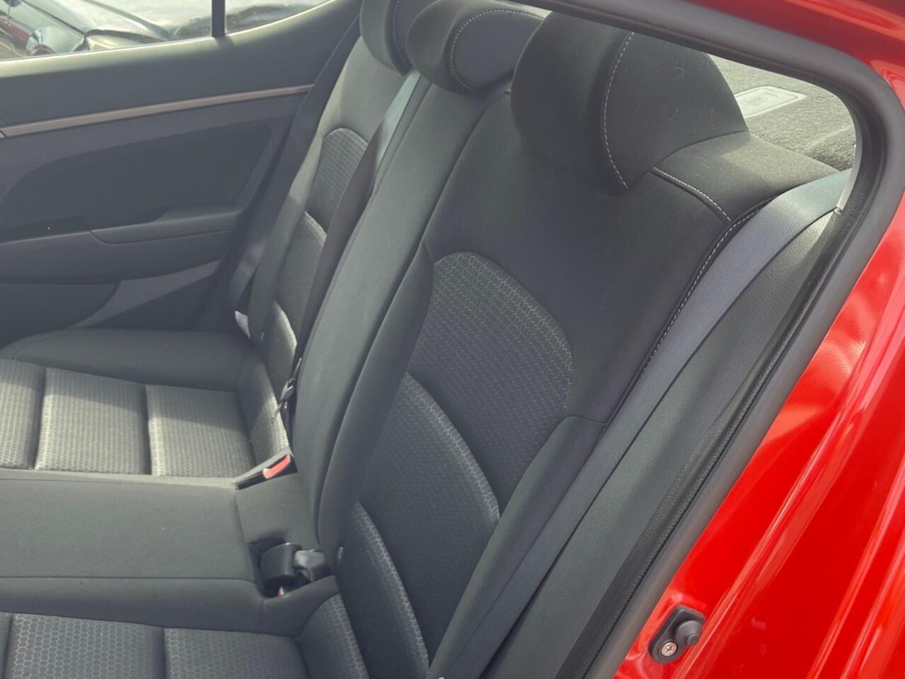 2017 Hyundai Elantra 4dr Sdn Auto GL Backup cam/blind spot/ac/bluetooth Photo