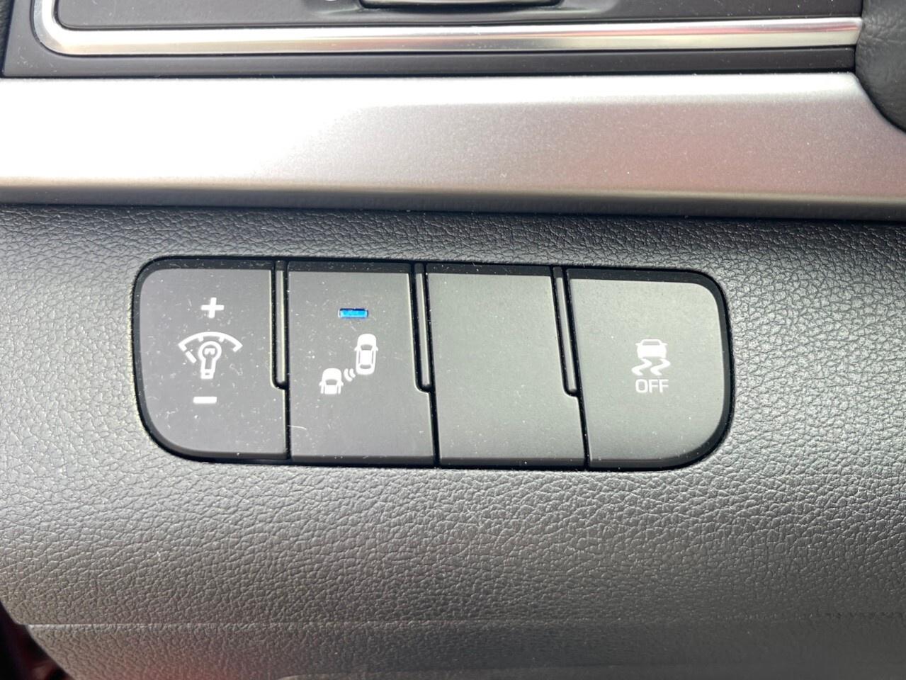 2017 Hyundai Elantra 4dr Sdn Auto GL Backup cam/blind spot/ac/bluetooth Photo