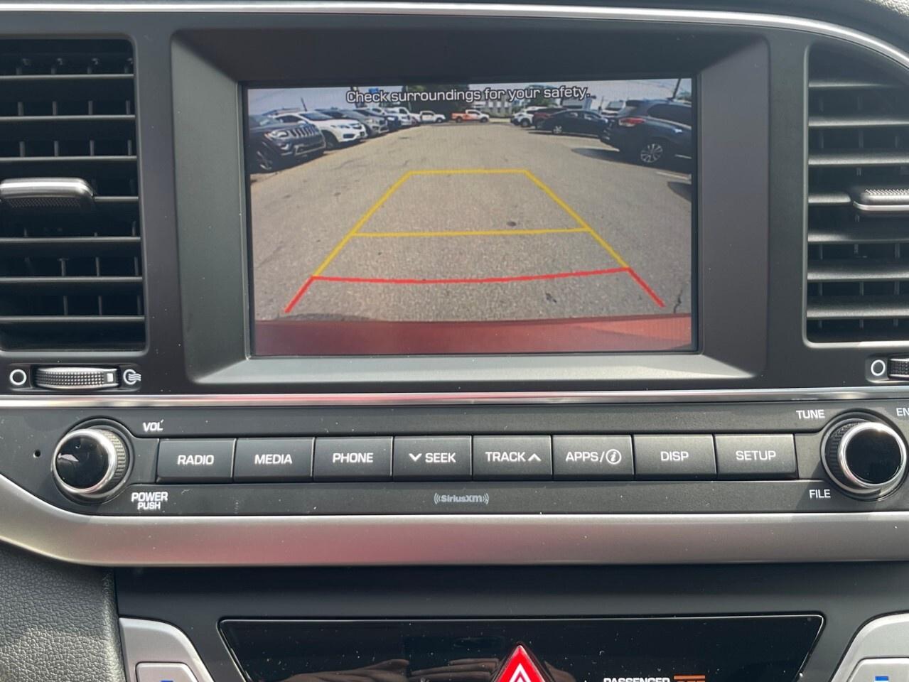 2017 Hyundai Elantra 4dr Sdn Auto GL Backup cam/blind spot/ac/bluetooth Photo