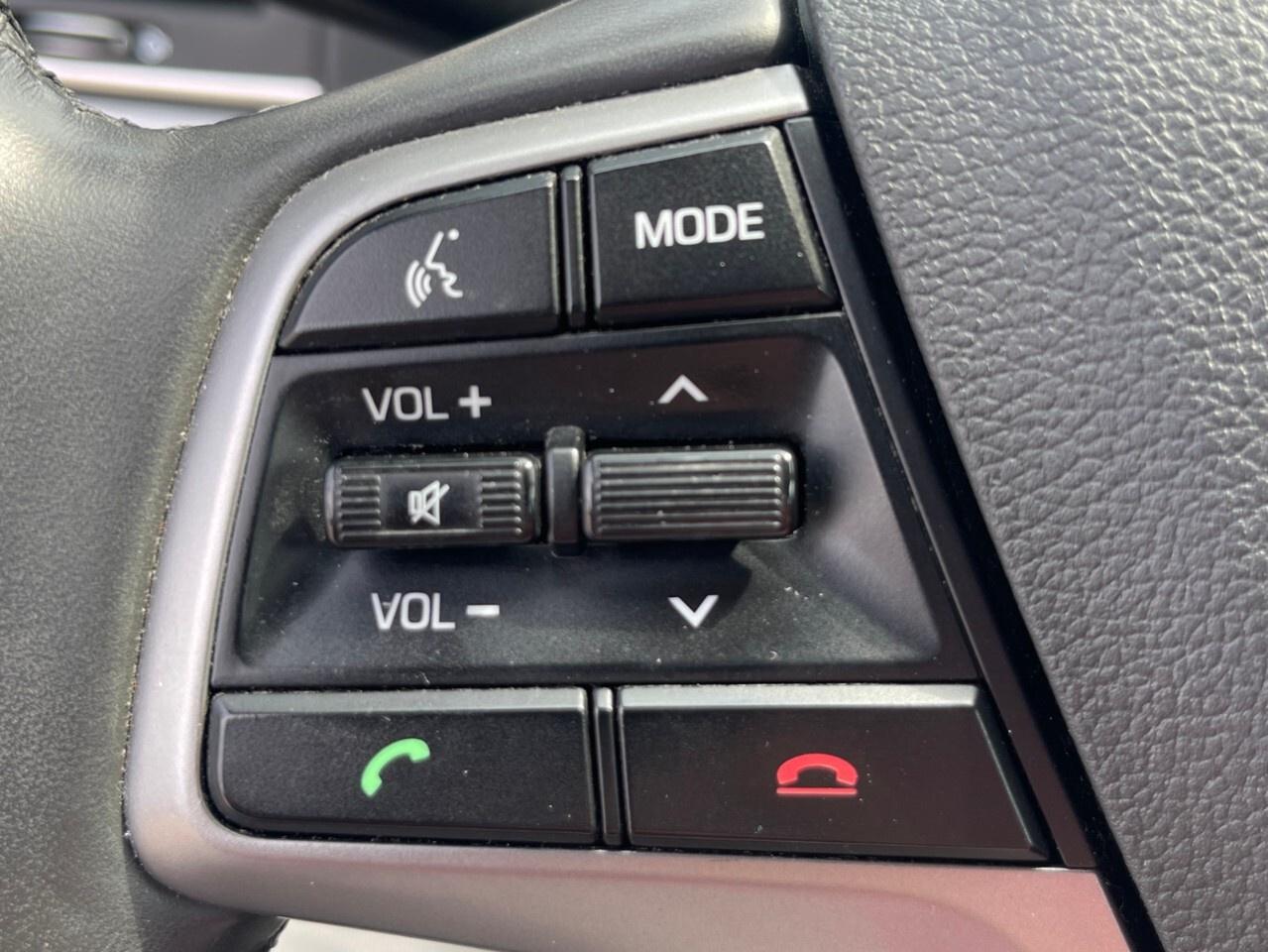 2017 Hyundai Elantra 4dr Sdn Auto GL Backup cam/blind spot/ac/bluetooth Photo