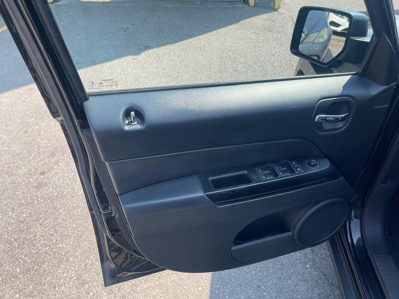 2016 Jeep Patriot 4WD 4dr High Altitude 2016 Jeep patriot high altit Photo