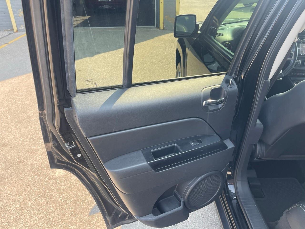 2016 Jeep Patriot 4WD 4dr High Altitude 2016 Jeep patriot high altit Photo