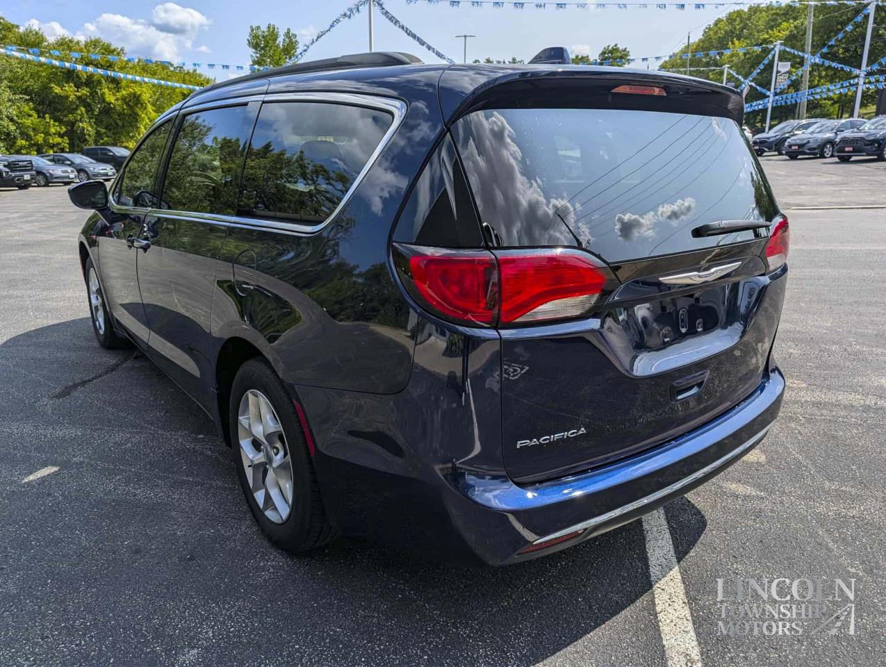 2019 Chrysler Pacifica Touring Plus - DVD, NAV, 7 SEATS, CLEAN CARFAX Photo