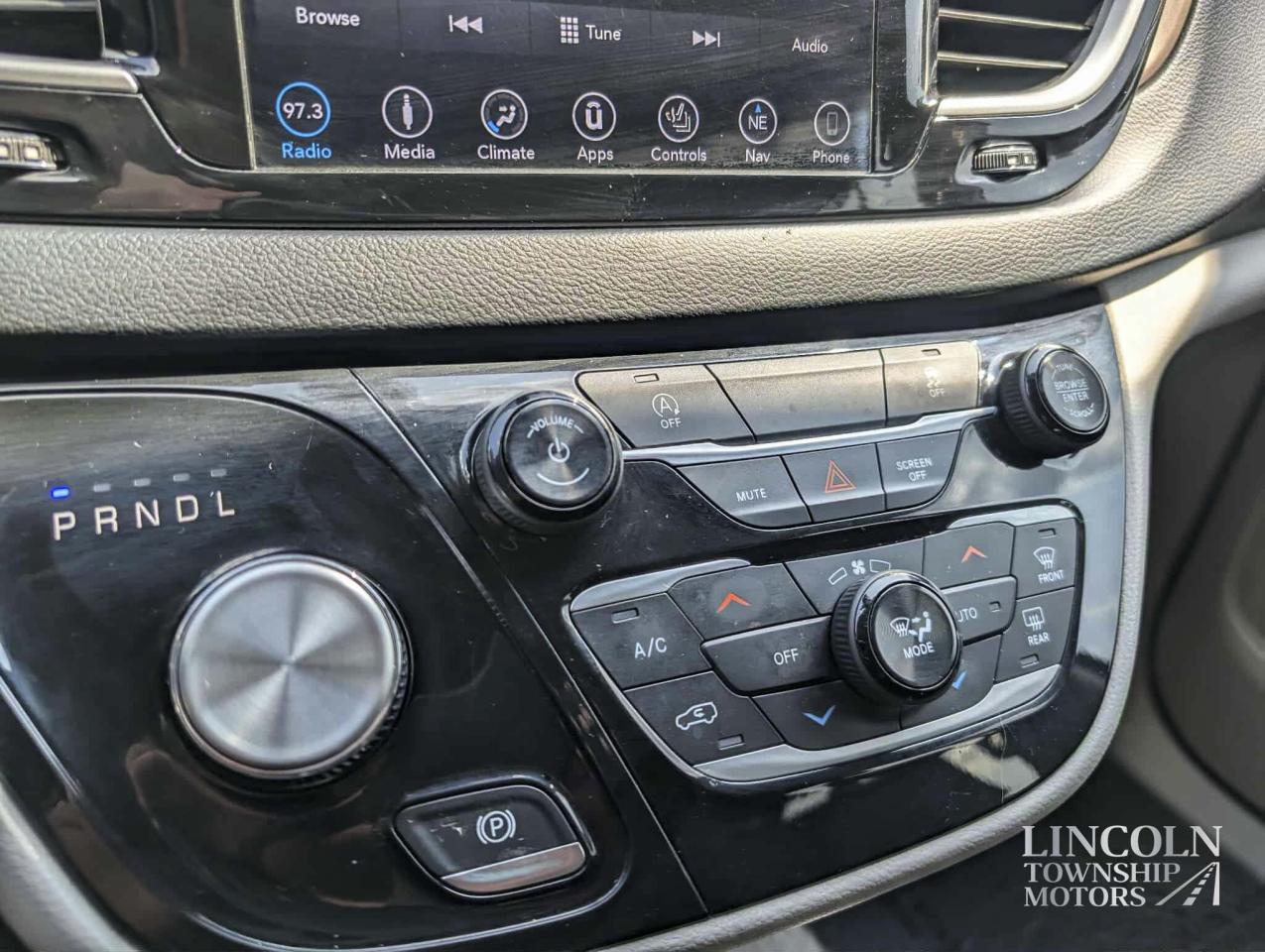 2019 Chrysler Pacifica Touring Plus - DVD, NAV, 7 SEATS, CLEAN CARFAX Photo