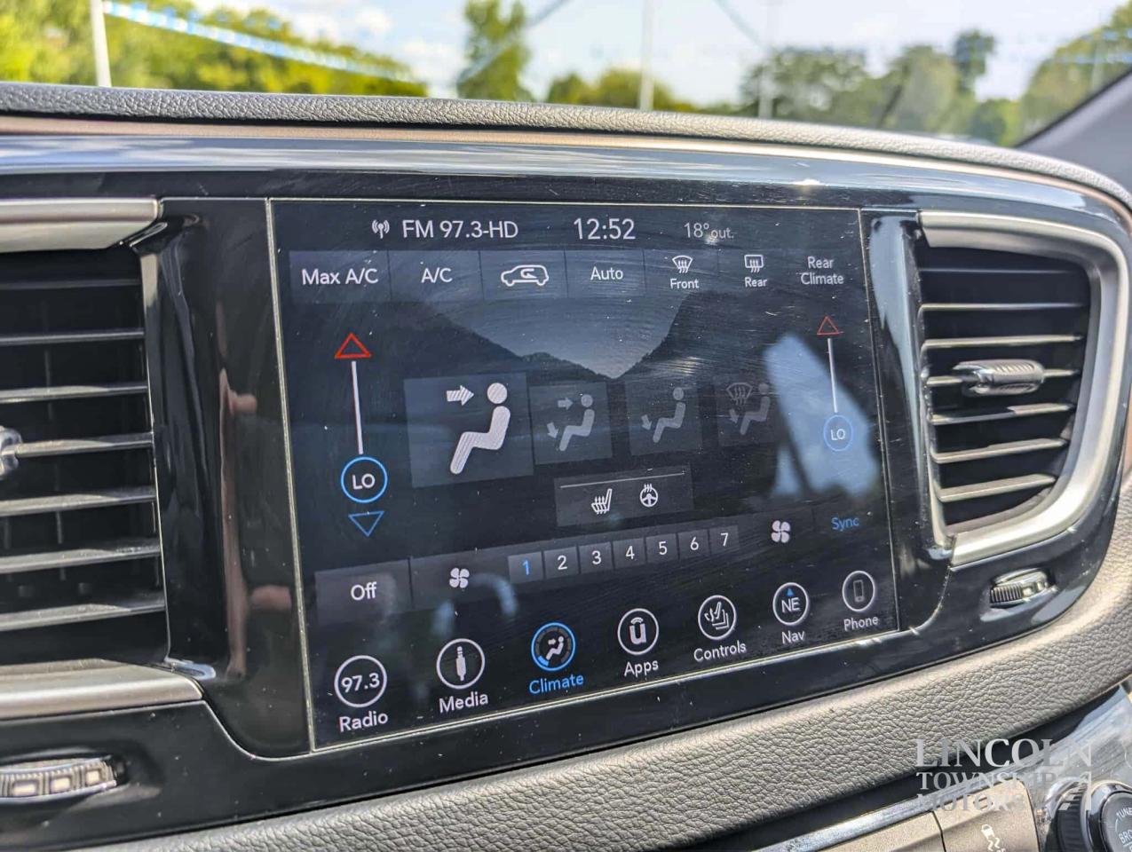 2019 Chrysler Pacifica Touring Plus - DVD, NAV, 7 SEATS, CLEAN CARFAX Photo