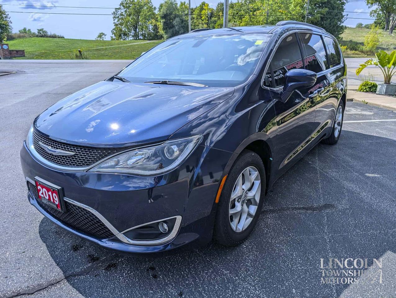 2019 Chrysler Pacifica Touring Plus - DVD, NAV, 7 SEATS, CLEAN CARFAX Photo