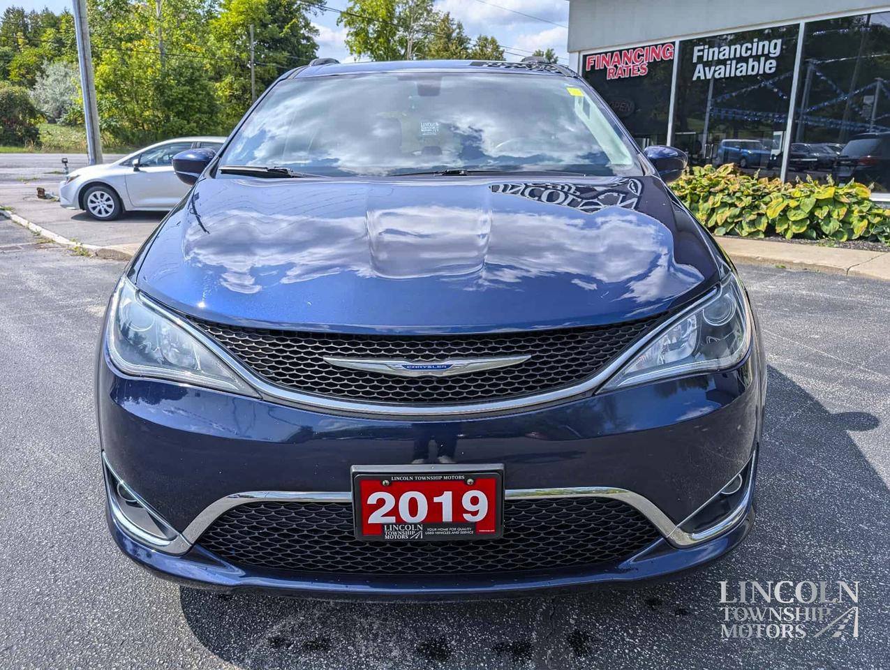 2019 Chrysler Pacifica Touring Plus - DVD, NAV, 7 SEATS, CLEAN CARFAX Photo2
