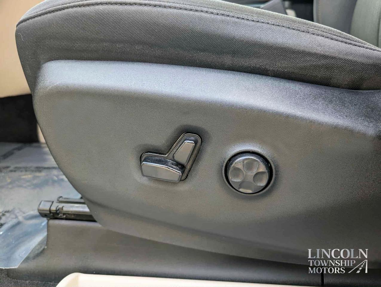 2019 Chrysler Pacifica Touring Plus - DVD, NAV, 7 SEATS, CLEAN CARFAX Photo