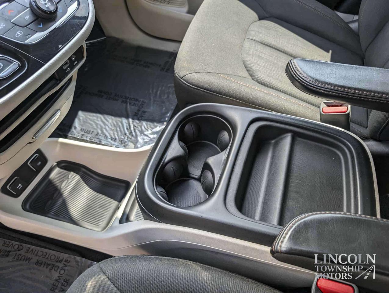 2019 Chrysler Pacifica Touring Plus - DVD, NAV, 7 SEATS, CLEAN CARFAX Photo