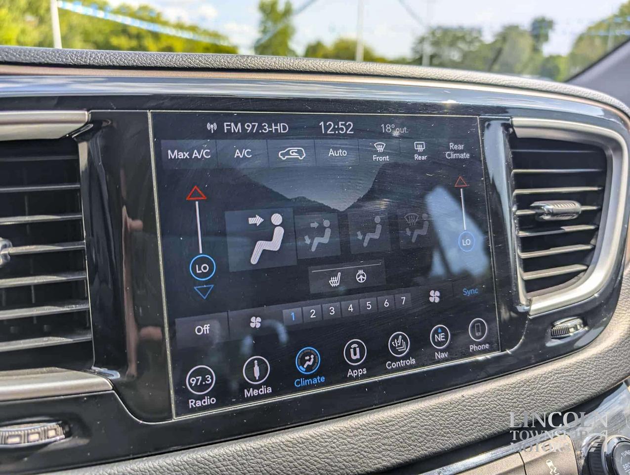 2019 Chrysler Pacifica Touring Plus - DVD, NAV, 7 SEATS, CLEAN CARFAX Photo