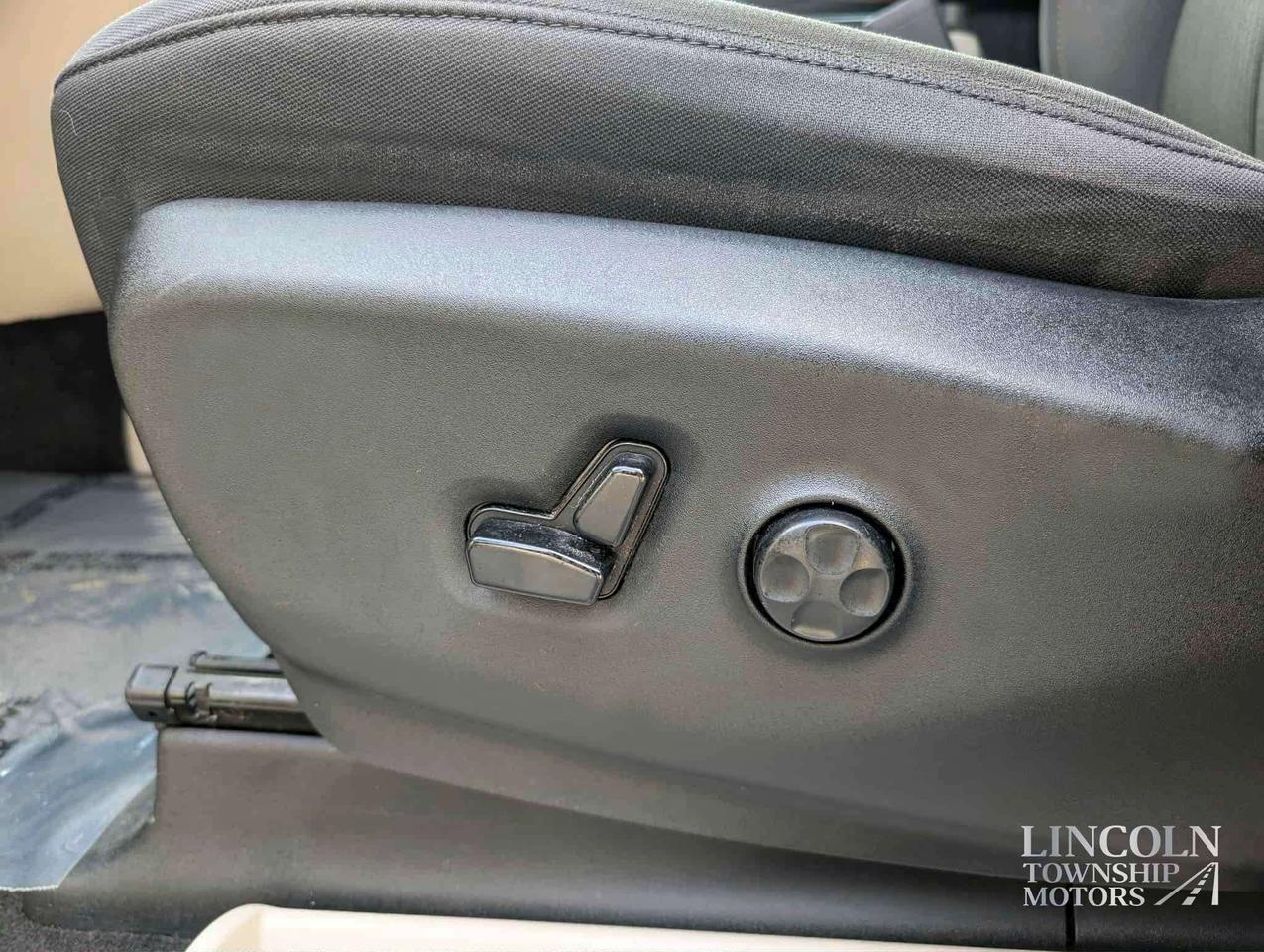 2019 Chrysler Pacifica Touring Plus - DVD, NAV, 7 SEATS, CLEAN CARFAX Photo