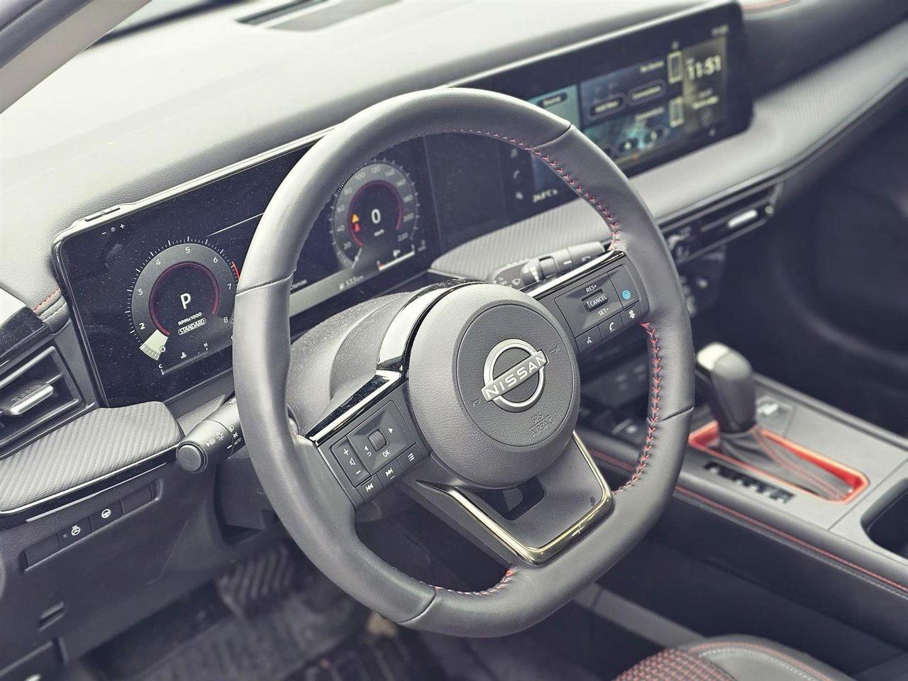 2025 Nissan Kicks SR Photo