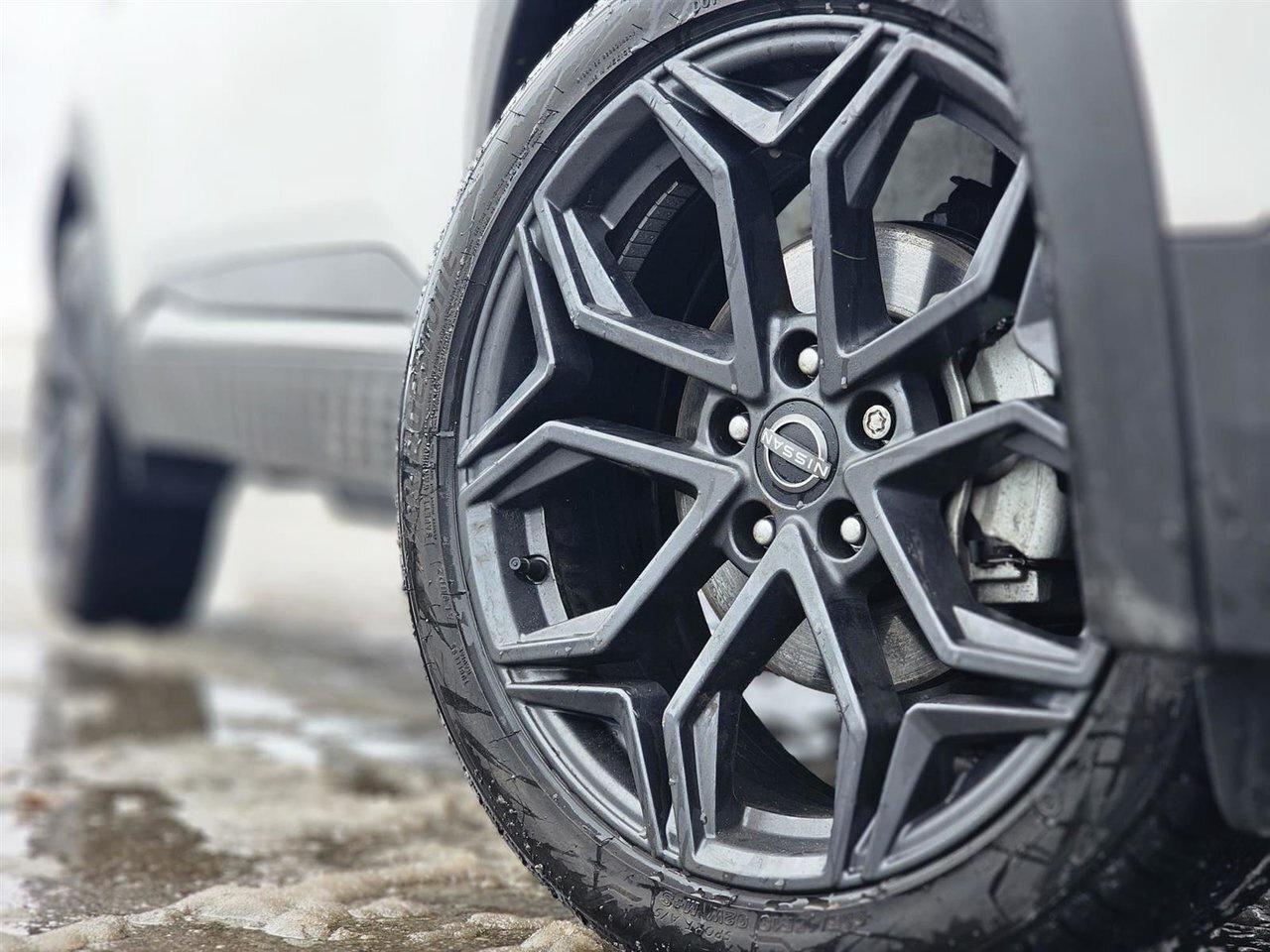 2025 Nissan Kicks SR Photo