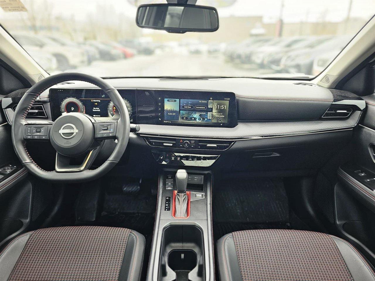 2025 Nissan Kicks SR Photo