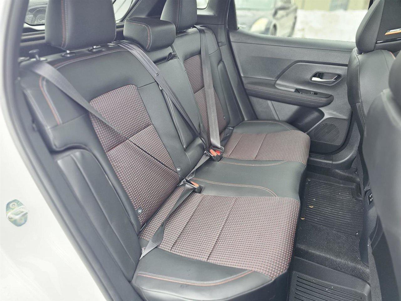 2025 Nissan Kicks SR Photo