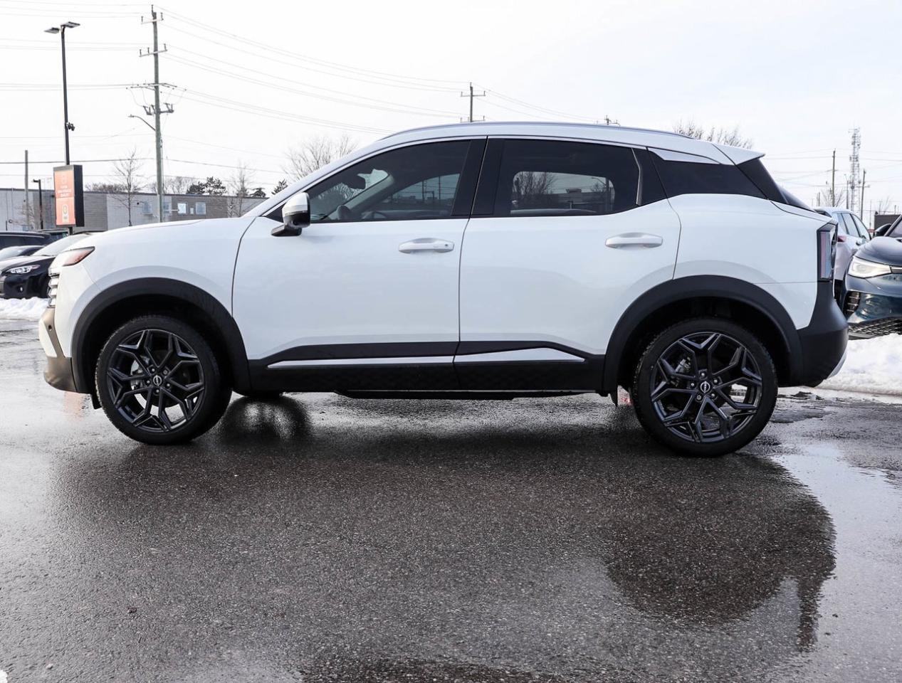 2025 Nissan Kicks SR PREMIUM WITH SPORT WHEEL PACKAGE !!! NO ACCIDEN Photo